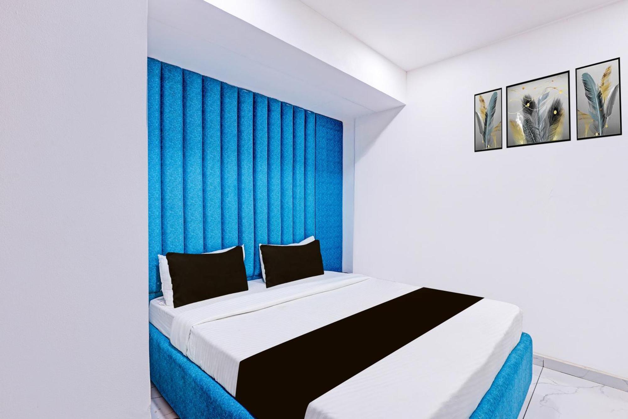 Super Hotel O Althan Formerly Hotel Niraant Сурат Экстерьер фото